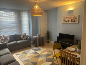 Charming Seafront Retreat